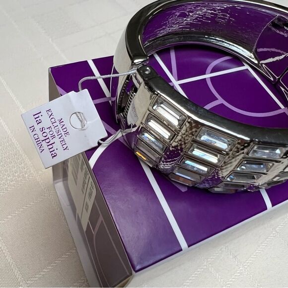 Lia Sophia On The Town Hinged Bangle Bracelet NWT🏷 - Picture 9 of 10